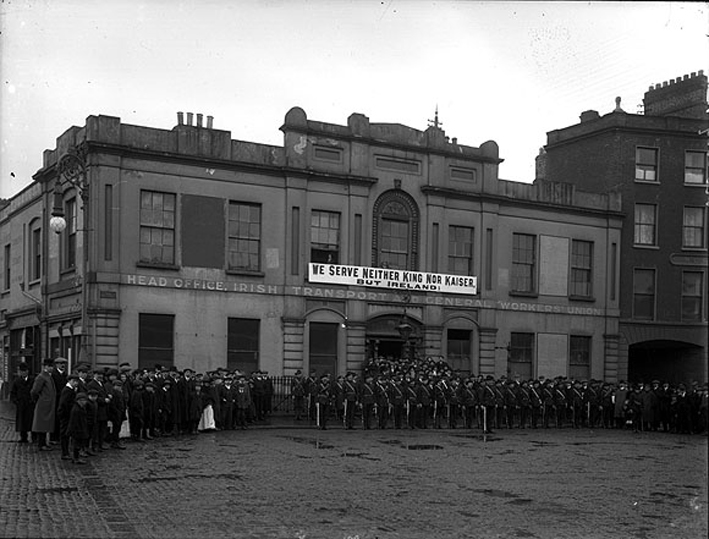 irish_citizen_army_group_liberty_hall_dublin_1914.jpg